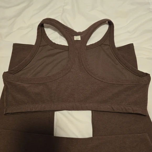 Vuori Brown Elevation Bra And Leggings Set - Picture 2 of 4